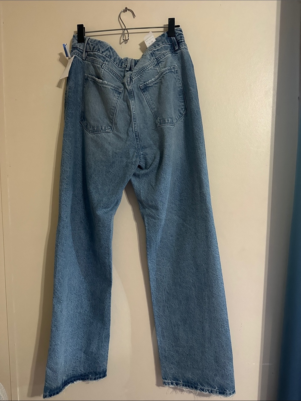 Good American Light Blue Relaxed Straight-Leg Jeans - Picture 4 of 4
